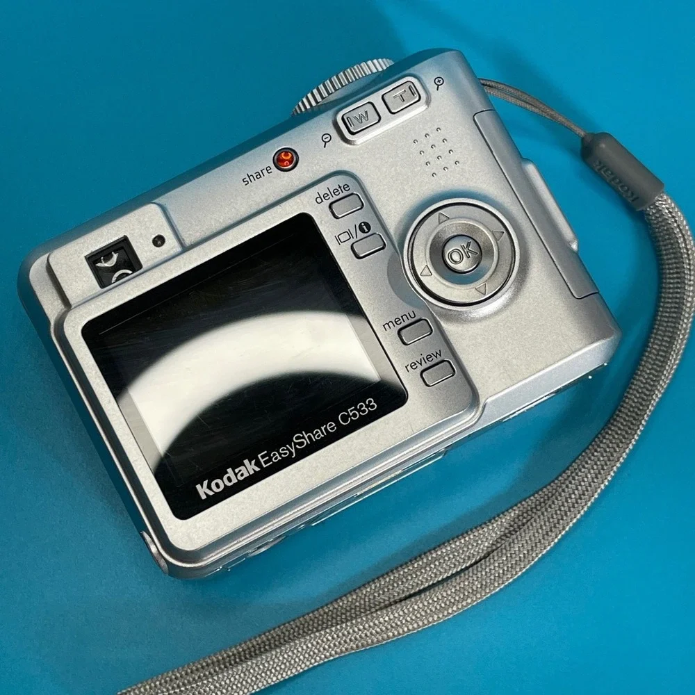 Kodak EasyShare C533 Digital Camera Silver 5.0MP 3x Optical Zoom Y2K Bundle